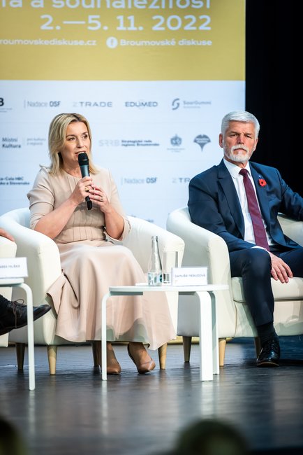 Vydařená debata prezidentských kandidátů na Broumovských diskusích