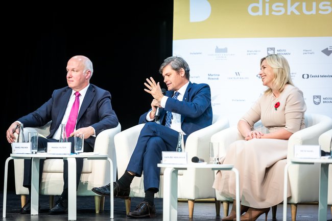 Vydařená debata prezidentských kandidátů na Broumovských diskusích