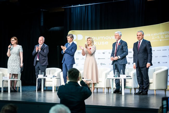 Vydařená debata prezidentských kandidátů na Broumovských diskusích