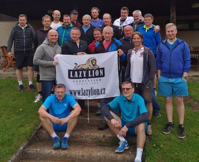 Tenisová bitva s Lazy Lion