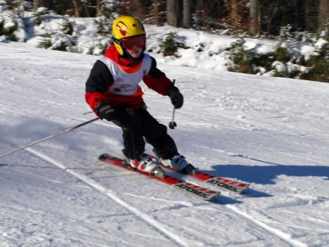 Mladí broumovští lyžaři závodili v Teplicích nad Metují 
