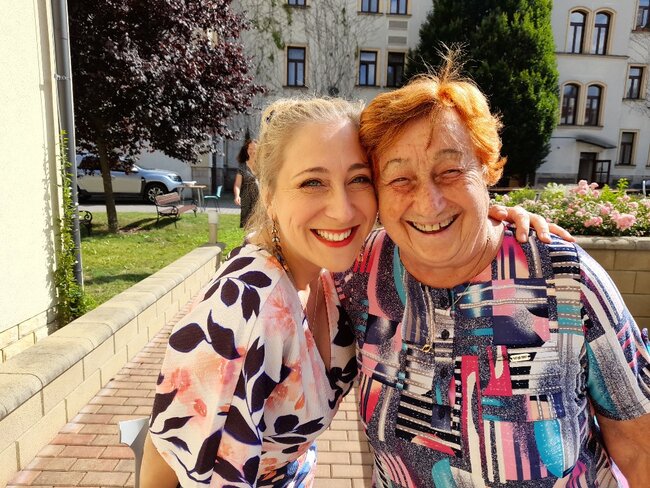 Nejen senioři v Broumově si užili šansonový večírek 