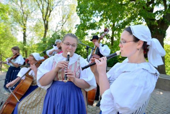 O svátečním úterý vyhrávala v Alejce Šmikuranda