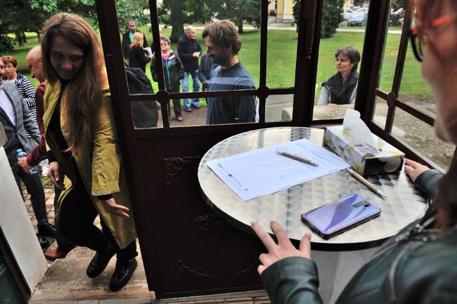 Socha Josefa Schrolla slavnostně odhalena