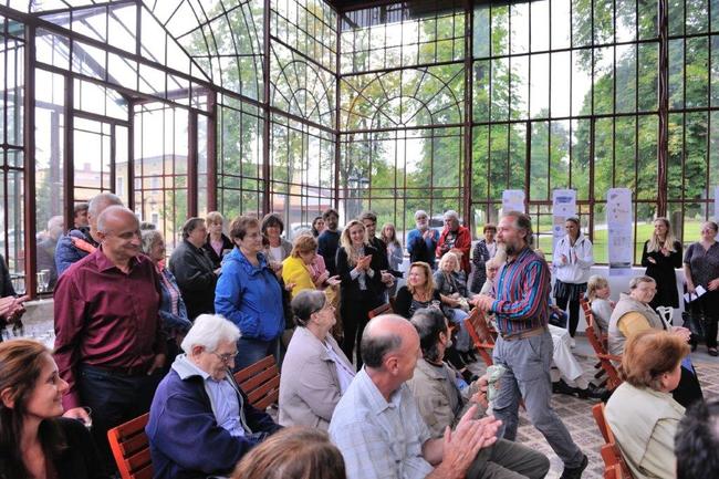 Socha Josefa Schrolla slavnostně odhalena