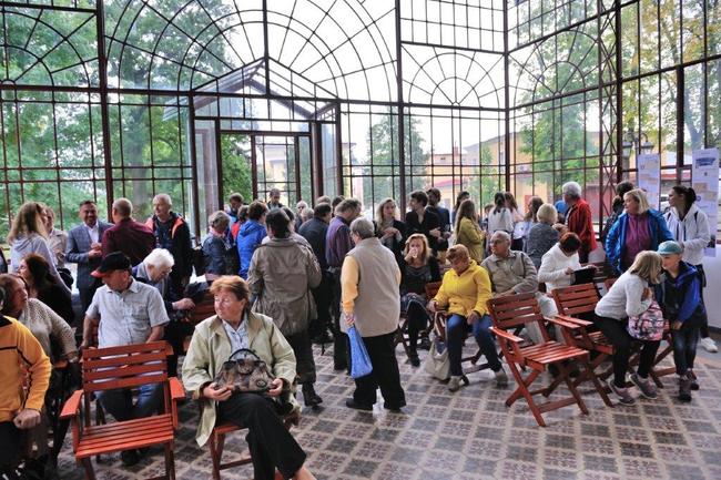 Socha Josefa Schrolla slavnostně odhalena