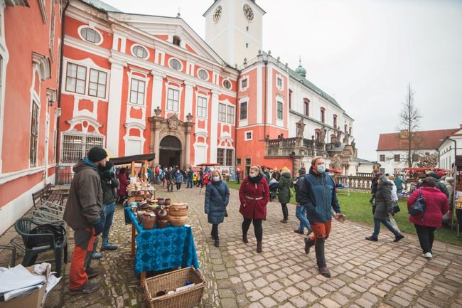 Zrušené vánoční trhy a solidarita s trhovci