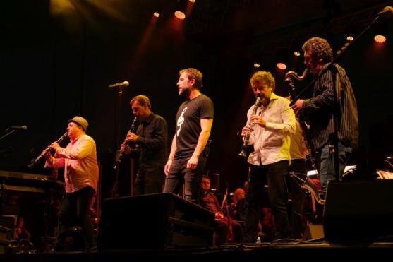 "Není malých rokenrolí," zpívala s Tata Bojs celá klášterní zahrada