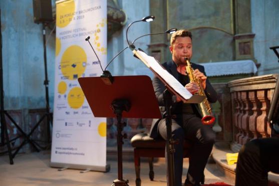 Saxofon a akordeon Dua Aliada zněly šonovským kostelem svaté Markéty