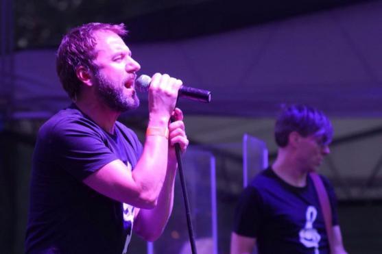 "Není malých rokenrolí," zpívala s Tata Bojs celá klášterní zahrada