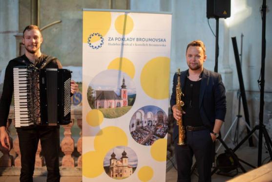 Saxofon a akordeon Dua Aliada zněly šonovským kostelem svaté Markéty