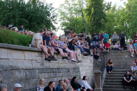 "Není malých rokenrolí," zpívala s Tata Bojs celá klášterní zahrada