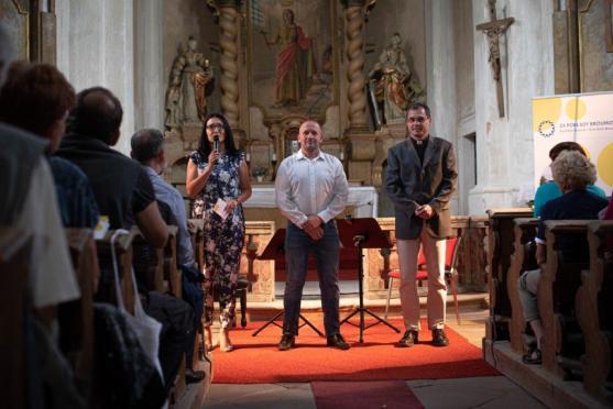 Saxofon a akordeon Dua Aliada zněly šonovským kostelem svaté Markéty