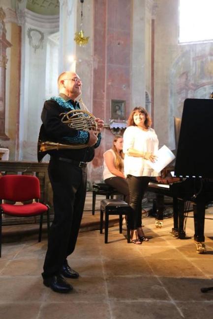 Festival Za poklady Broumovska přivítal ve Vižňově amerického hudebníka Kerryho Turnera