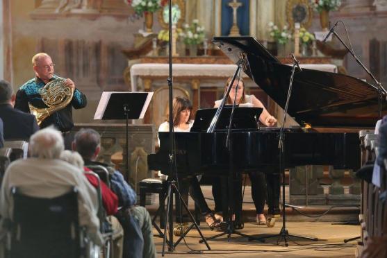 Festival Za poklady Broumovska přivítal ve Vižňově amerického hudebníka Kerryho Turnera