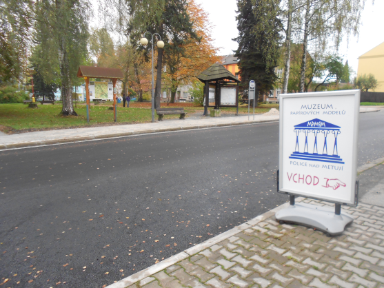 V Polici nad Metují otevřeli zrekonstruovanou Tyršovu ulici. Vrací se sem autobusový provoz 