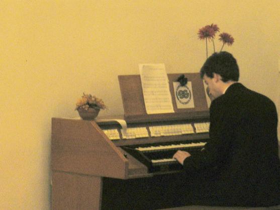 Základní umělecká škola v Broumově má chrámové elektronické digitální varhany