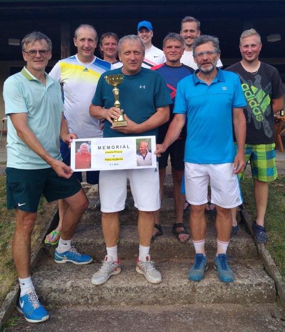 Tenisté vzpomínali na Petra Vojtěcha a Josefa Prouzu