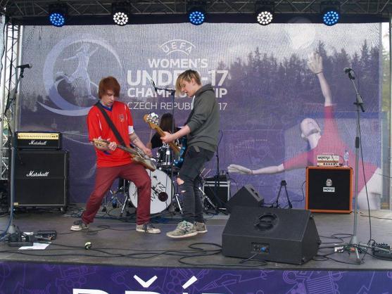Broumovská skupina Vivian hrála na Mistrovství Evropy v kopané žen