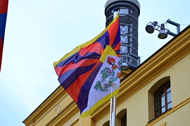 Na stožáru krajského úřadu počtvrté zavlaje tibetská vlajka