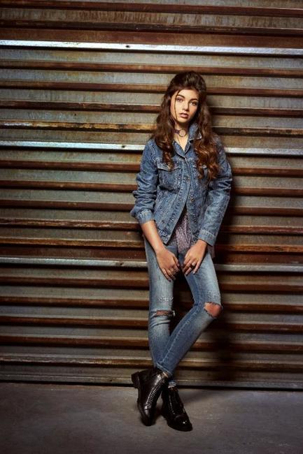 Zpěvačka Nelly Řehořová vydává videoklip k písni Nevěřím