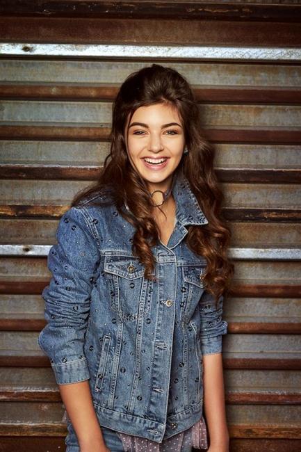 Zpěvačka Nelly Řehořová vydává videoklip k písni Nevěřím