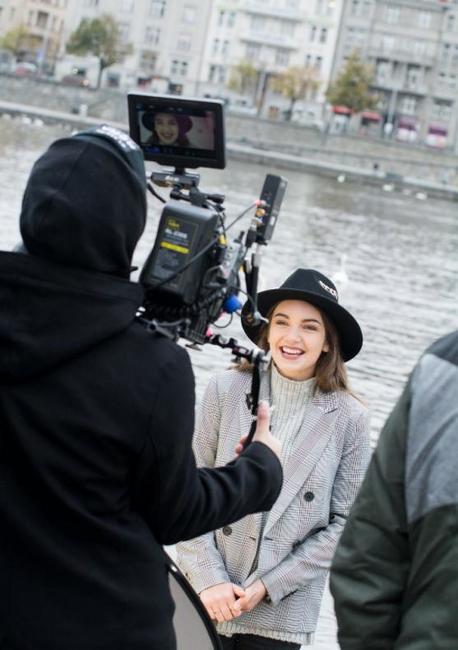 Zpěvačka Nelly Řehořová vydává videoklip k písni Nevěřím