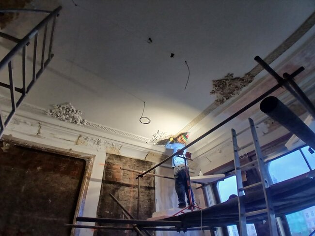 Kavárna Herzog: Restaurátorské práce pokračují