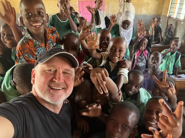 Za gorilami do deštných pralesů rovníkové Ugandy