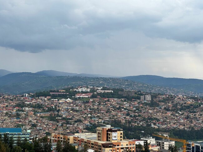 Za gorilami do deštných pralesů rovníkové Ugandy