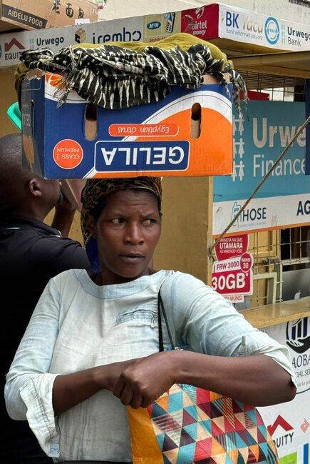 Za gorilami do deštných pralesů rovníkové Ugandy