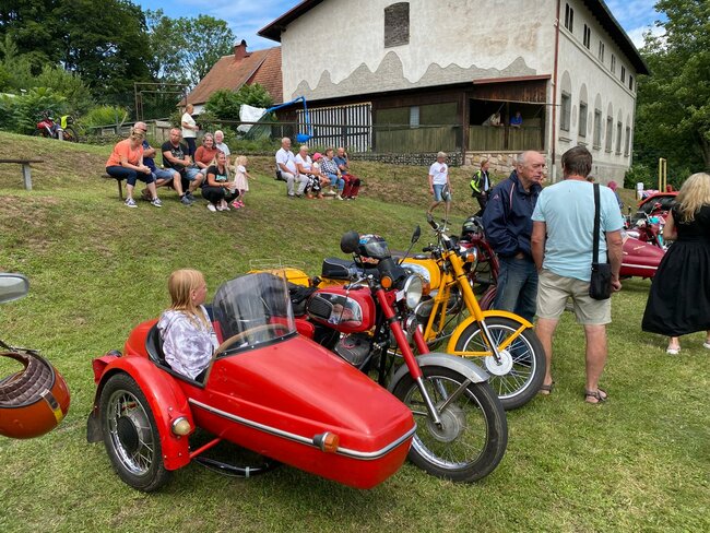 Veteráni se blyštěli v Heřmánkovicích