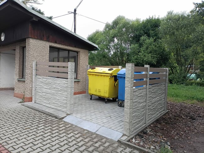 Hejtmánkovice mají chytrý systém pro kontejnerová stání