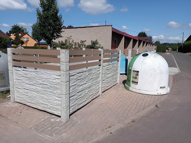 Hejtmánkovice mají chytrý systém pro kontejnerová stání