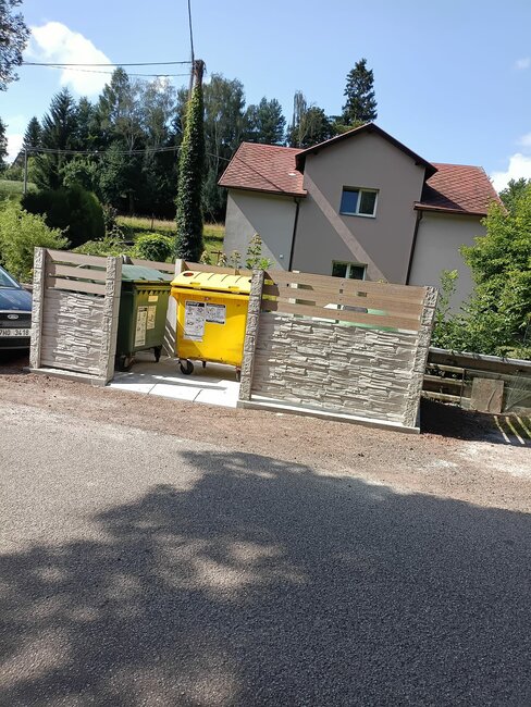 Hejtmánkovice mají chytrý systém pro kontejnerová stání