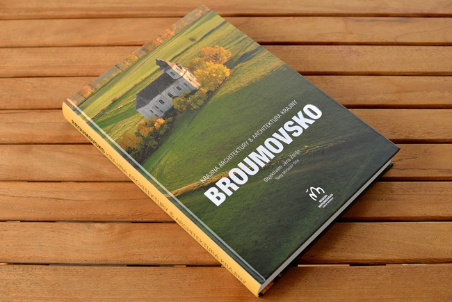 Jan Záliš vydal obsáhlou knihu fotografií z broumovského regionu 