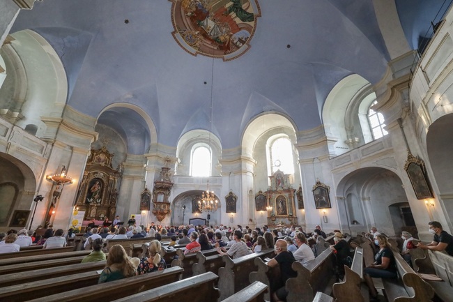 Festival Za poklady Broumovska pokračoval koncertem v Božanově