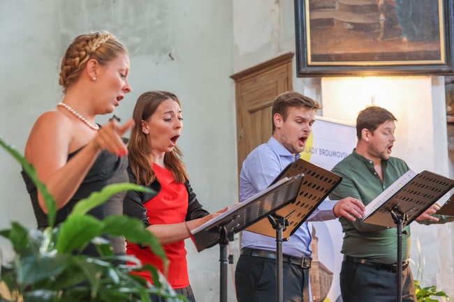 Festival Za poklady Broumovska pokračoval koncertem v Božanově