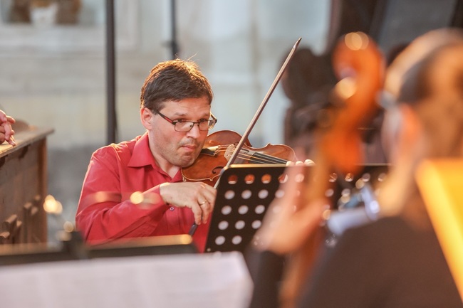 Festival Za poklady Broumovska pokračoval koncertem v Božanově