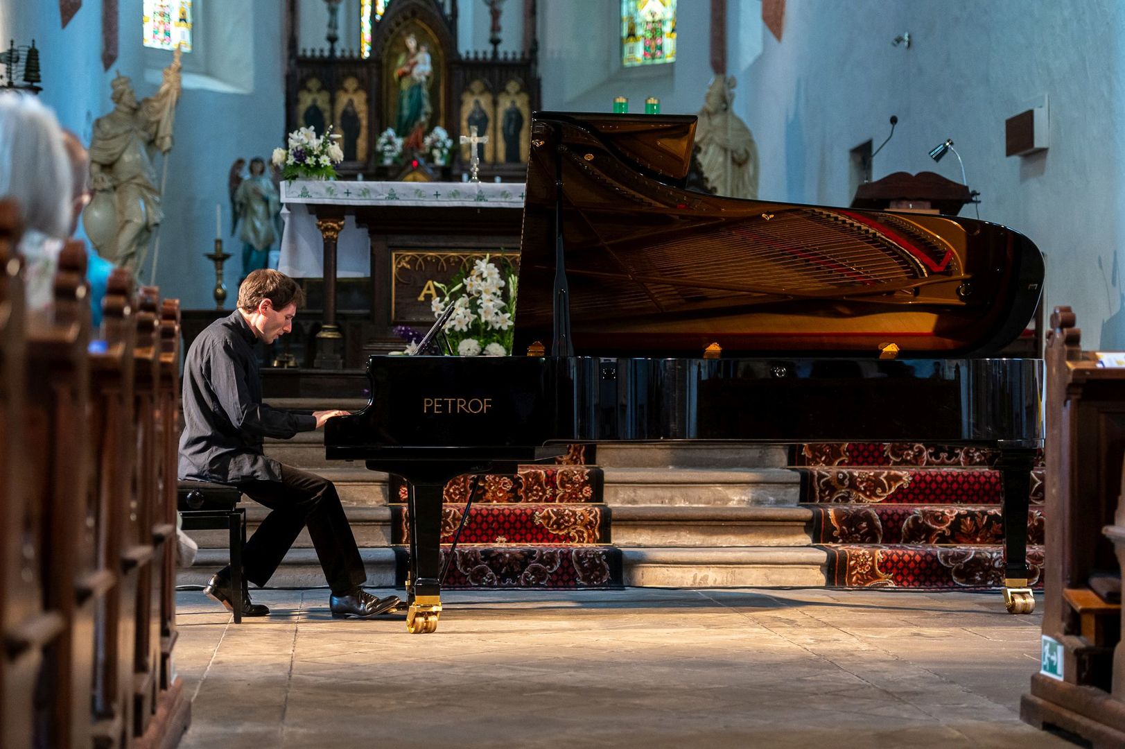 Koncert skončil dlouhotrvajícím potleskem vstoje