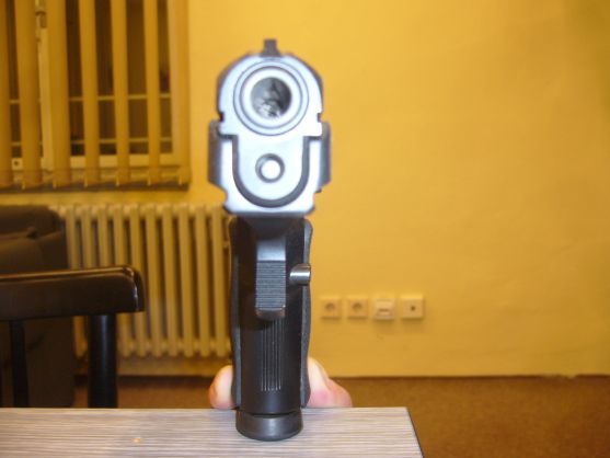 Po muži, který loupil v Německu, pátrali po celé Evropě. Zadržen byl v Novém Městě nad Metují
