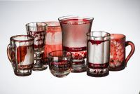 V broumovském klášteře je otevřena nová výstava upomínkového skla a porcelánu