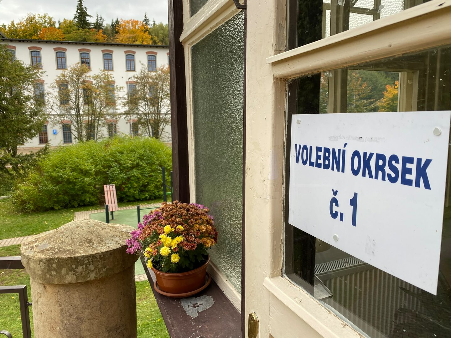 Jak se volilo na Broumovsku? Účast se výrazně lišila, ženy mají třetinu mandátů